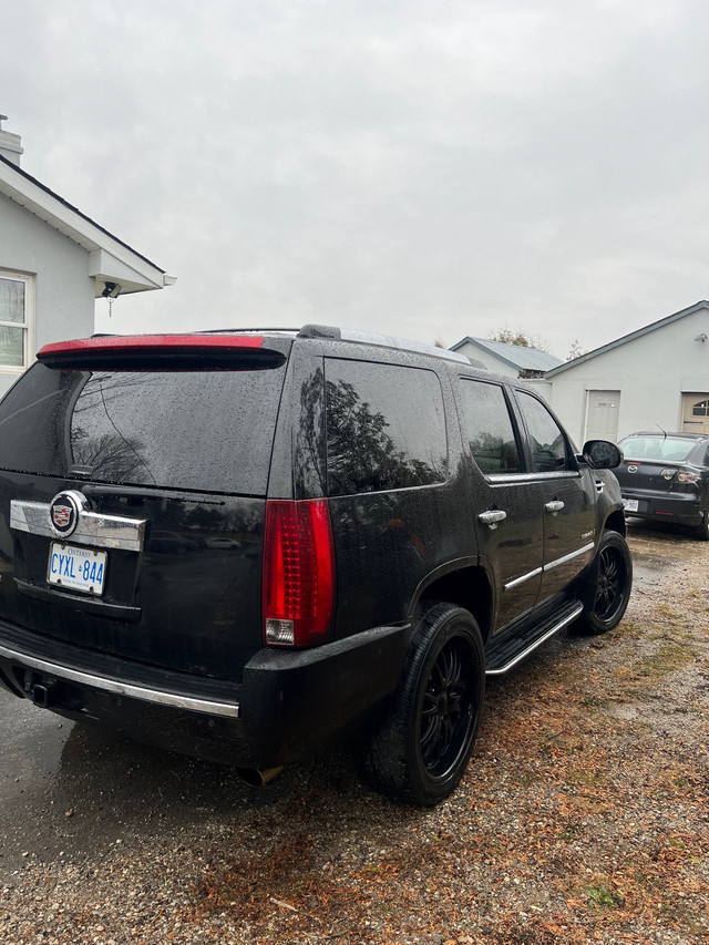 Cadillac escalade in Cars & Trucks in Oakville / Halton Region - Image 3