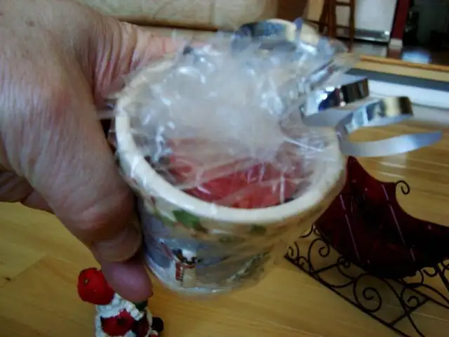 2 Assorted Christmas Decorations - Selling all 2 Together in Home Décor & Accents in Kitchener / Waterloo - Image 5