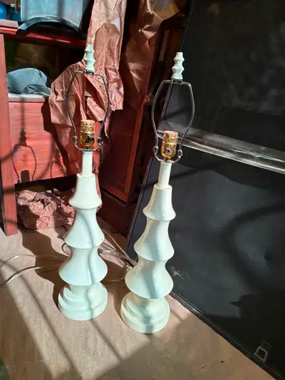 2 Lampes avec abat-jour / besoin d’amour, View more