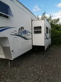 Selling our beautiful Cougar 278 model fifth-wheel trailer!!