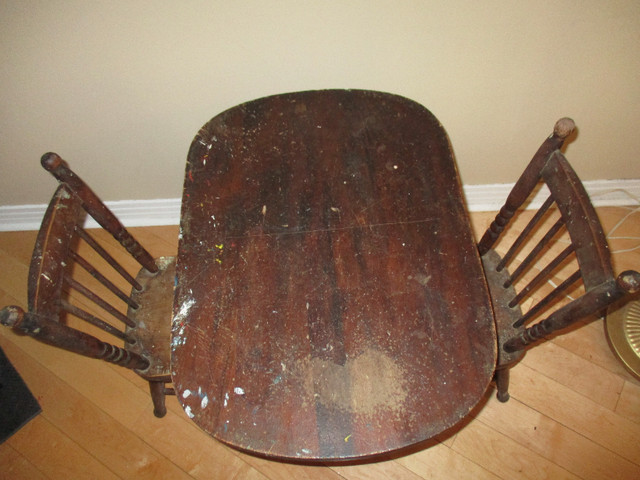 Petite table et 2 chaises bois pour enfants antiques dans Art et objets de collection  à Longueuil/Rive Sud - Image 4