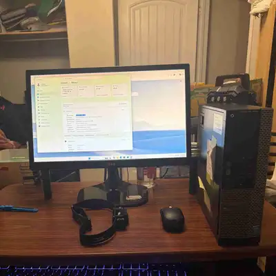 Dell core I7 -4790 cpu 3.60GHz Storage 238 gb ssd Ram 8 112 mb Graphics Win 11 Ready to new home Not...