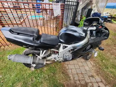 First $2000 takes it. I am not looking for any offers. For sale a Honda CBR900RR. The bike looks lik...
