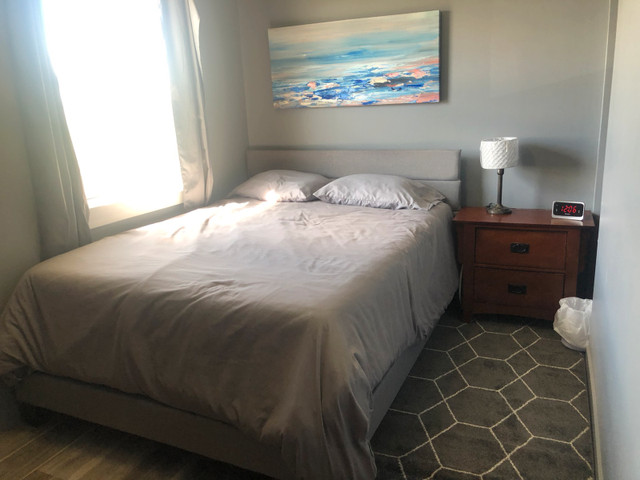 Private furnished bedroom in townhouse in Short Term Rentals in Dawson Creek - Image 3
