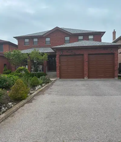 Richmond Hill 5 bedroom home for rent