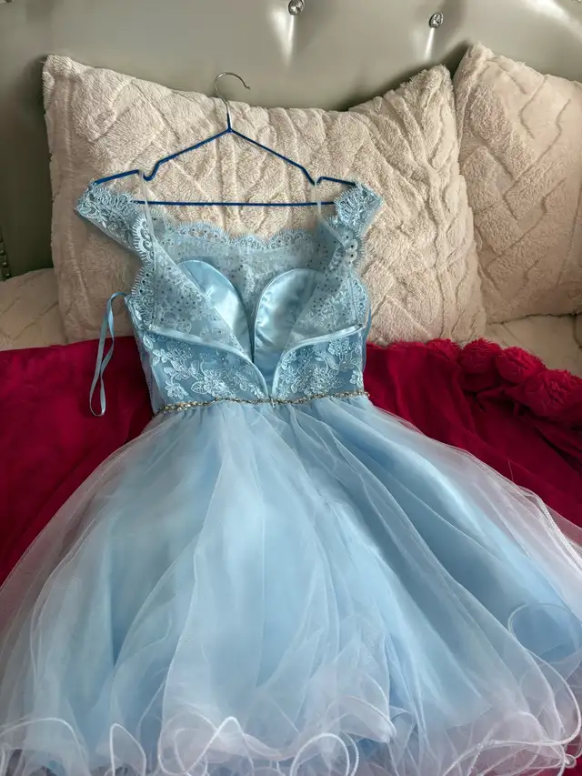 prom dress in Women's - Dresses & Skirts in Kitchener / Waterloo - Image 4