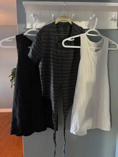 women’s LuLulemon tops, View more