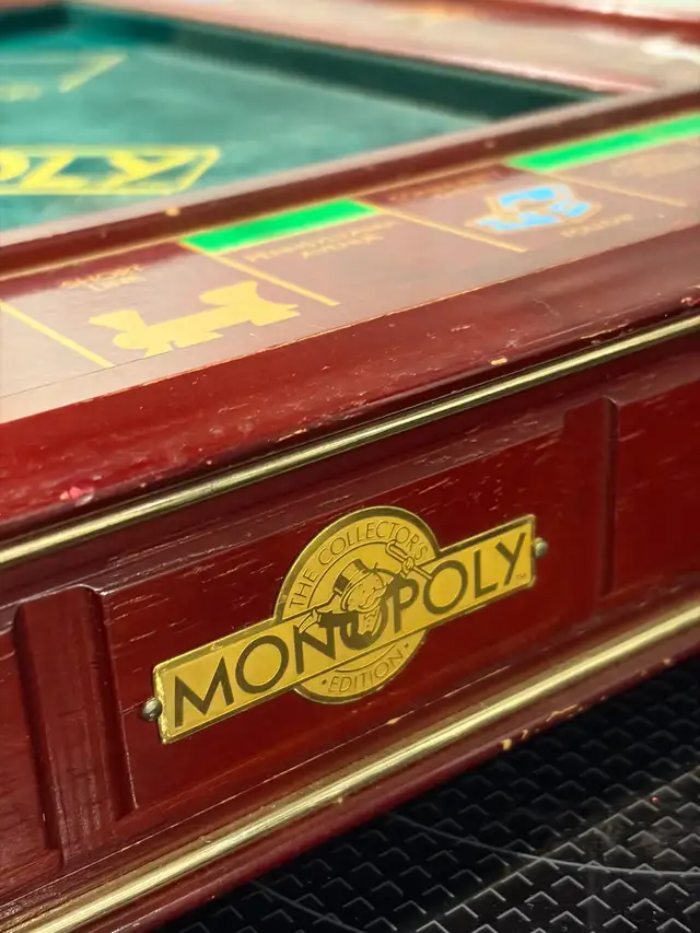 Jeu Monopoly Deluxe de Franklin Mint in Toys & Games in City of Montréal - Image 6