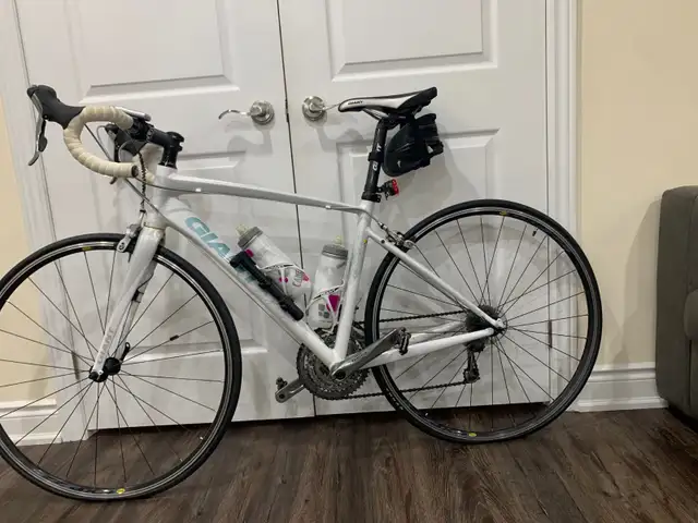 Giant Avail 3 Bicycle – Size Small in Road in Mississauga / Peel Region - Image 6