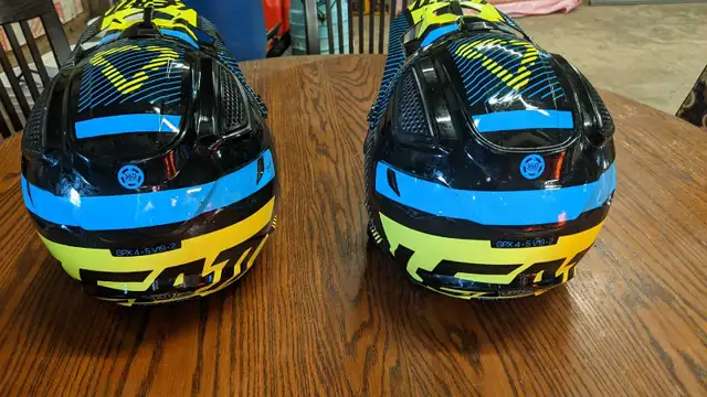 Youth Motocross Helmet Large in Other in London - Image 4