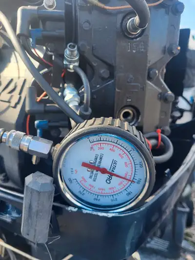 1994 Evinrude 120 hp V4 20" shaft Comes with throttle controls and prop Unfortunately we have lost t...