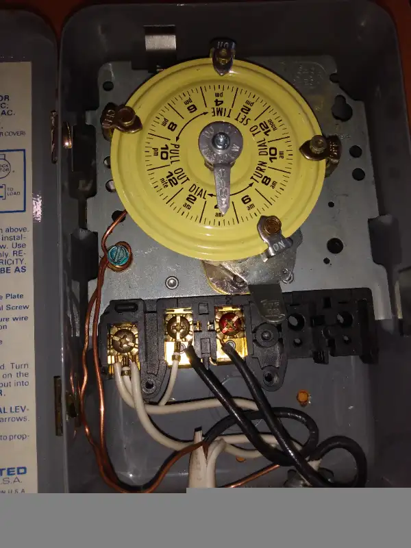 Intermatic electrical timer in Electrical in Moncton - Image 4