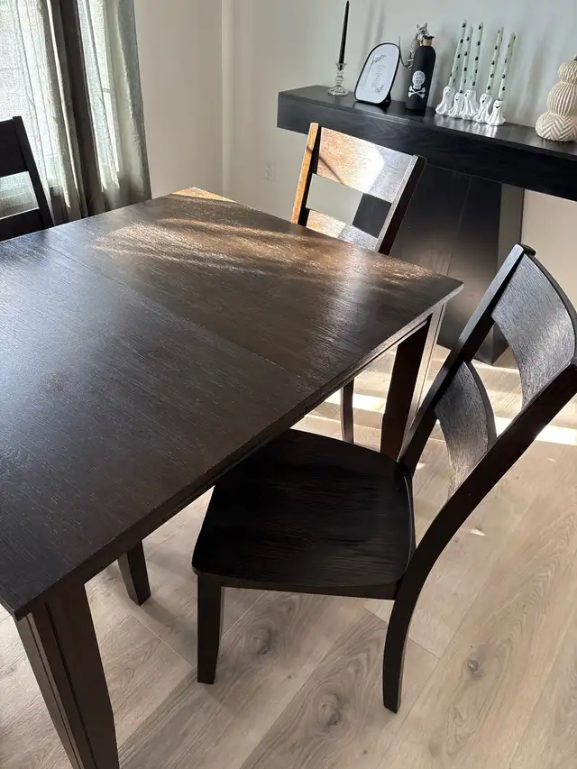 kitchen table in Dining Tables & Sets in Sarnia - Image 4