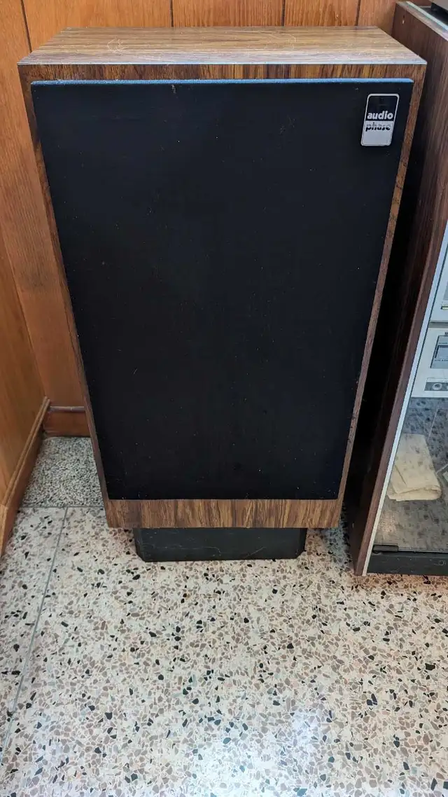 Stereo system with speakers in Stereo Systems & Home Theatre in Markham / York Region - Image 6