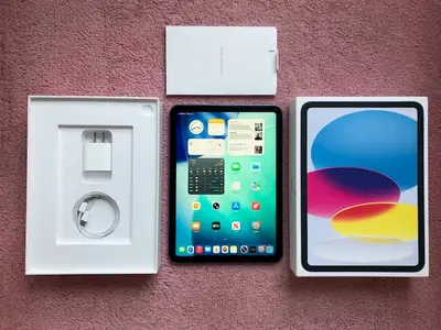 I am selling a Like New 64GB Silver 10.9" iPad 10 (10th Gen) . The ipad had only been ligtly used. I...