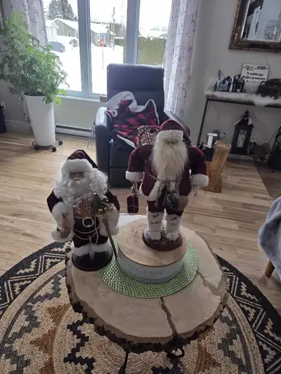 Deux  père noel, View more