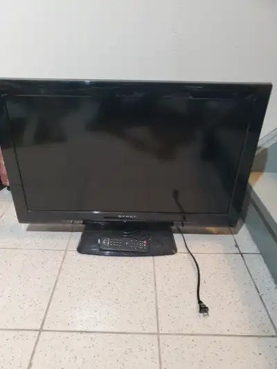 32 inch Dynex LCD TV 32 inch Dynex LCD TV with remote asking $60 located in north scar can deliver w...