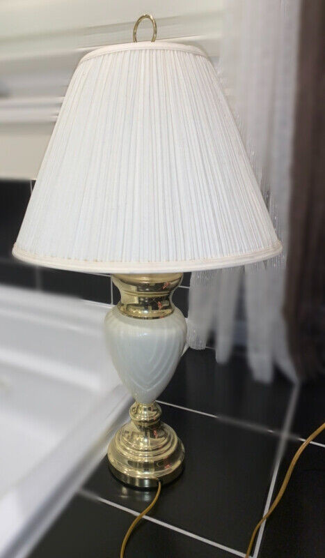 Beautiful sensory lamp in Indoor Lighting & Fans in Oshawa / Durham Region - Image 2