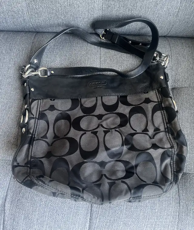 Coach Vintage Zoe crossbody & shoulder Bag in Women's - Bags & Wallets in Mississauga / Peel Region - Image 3
