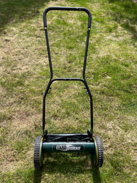 Yardworks Manual Lawn Mower