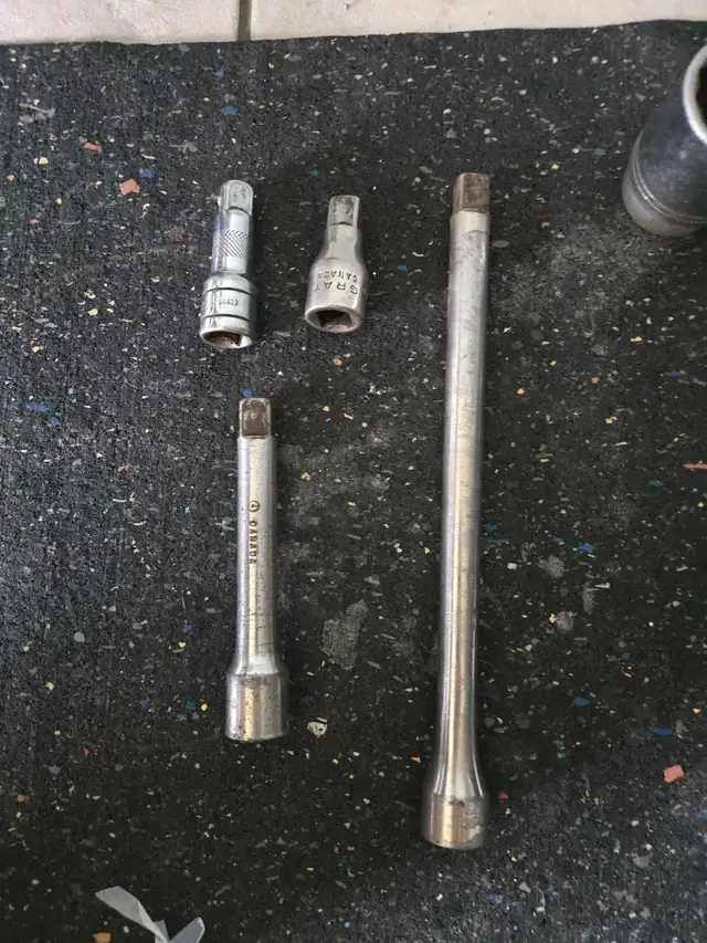 Ratchet 1/2  avec douilles et extension in Hand Tools in Saint-Jean-sur-Richelieu - Image 3