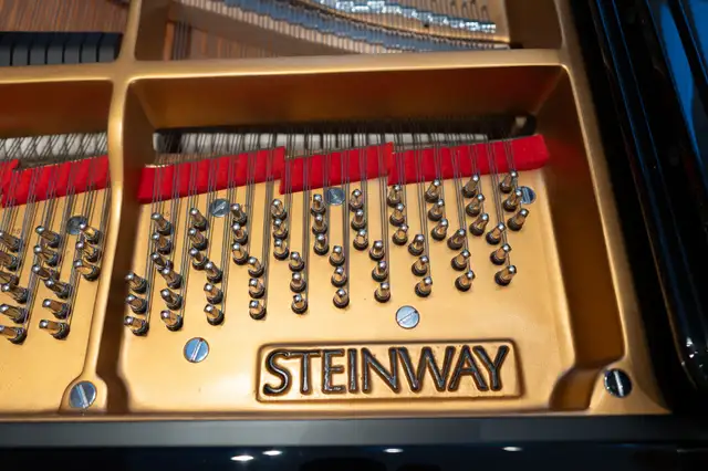 Steinway & Sons Model A (2012) in Pianos & Keyboards in City of Montréal - Image 9