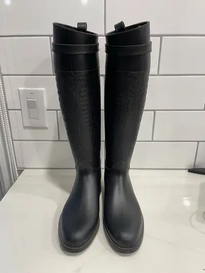 mikael Kors size 7 boots. brand new, View more