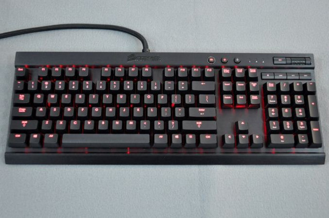 Corsair K70 Vengeance RGB Gaming Keyboard - Pristine Condition! in Mice, Keyboards & Webcams in Oakville / Halton Region
