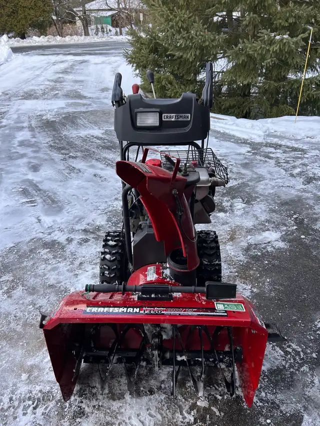 souffleuse à neige Craftsman Snowblower in Snowblowers in City of Montréal - Image 8