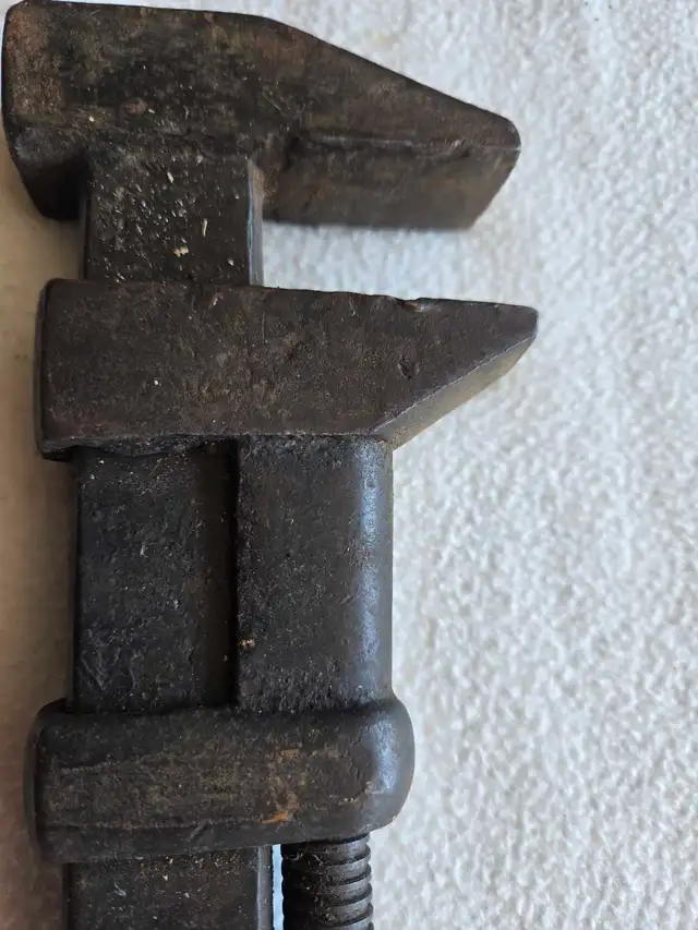 VINTAGE 18" MONKEY WRENCH557472347251681281