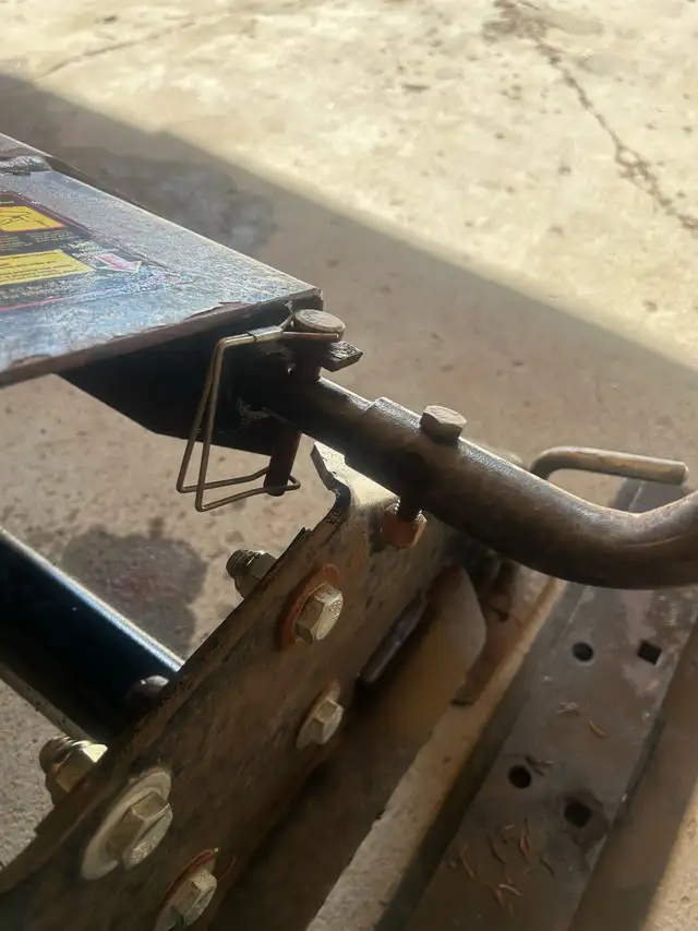 fifth wheel hitch with rails in RVs & Motorhomes in Red Deer - Image 7