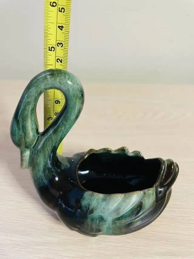 VTG Blue Mountain Pottery Swan Dish  Green Drip Glaze Canadian in Arts & Collectibles in City of Toronto - Image 7
