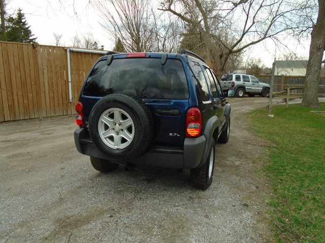 2004 Jeep Liberty in Cars & Trucks in Oshawa / Durham Region - Image 3