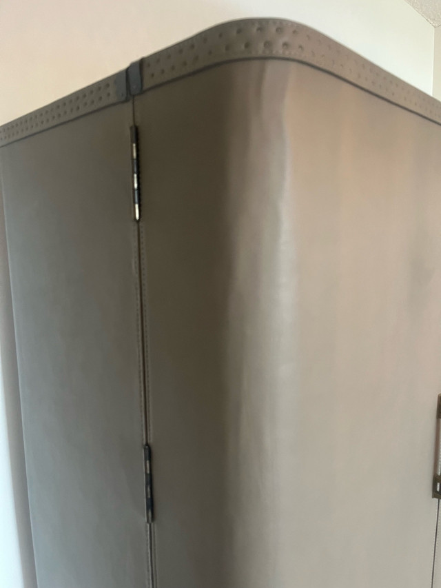 Bar Cabinet  dans Mobilier de salle à manger et cuisine  à Ville de Montréal - Image 2