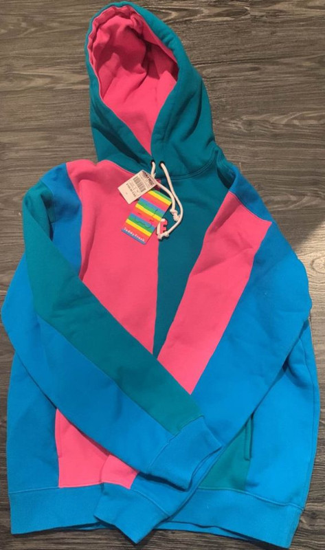 Teddy Fresh Colorblock Bubble Gum Hoodie Sz large Heavyweight in Other in City of Toronto - Image 3