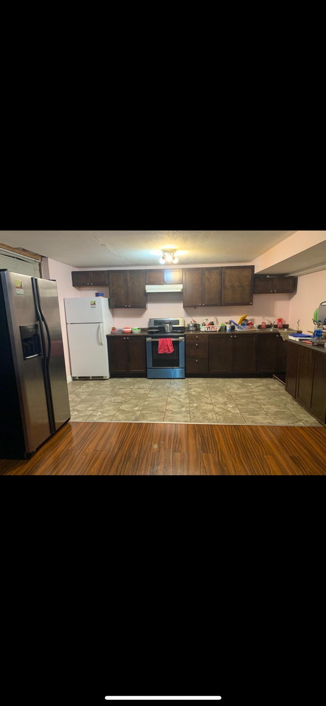 Room for Rent(girls and couples)  in Short Term Rentals in Kitchener / Waterloo - Image 3