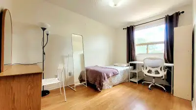 [FEMALE ONLY] Dufferin&Clark