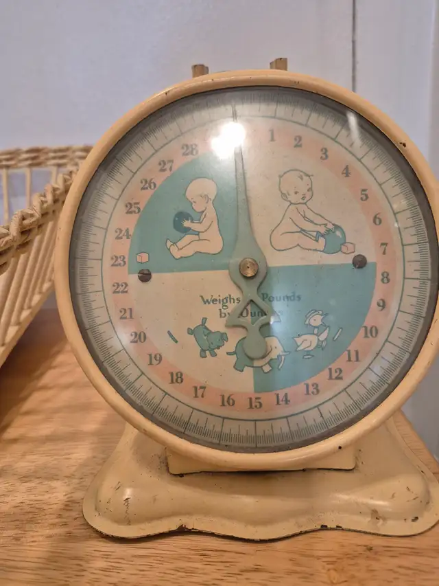 Vintage Baby Scale in Arts & Collectibles in London - Image 3