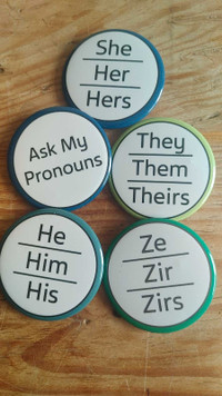 Free Pronoun Buttons