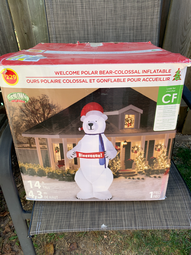 Inflatable Holiday Welcome Polar Bear in Outdoor Décor in Markham / York Region - Image 2