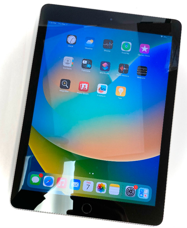 iPad 5th Generation 128gb in iPads & Tablets in Winnipeg - Image 2
