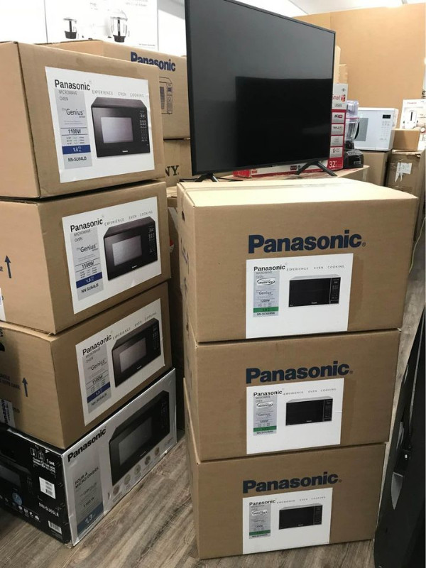 Special 1.3 Cu.FT Panasonic 1200 WATTS Microwave NNSC64MW in Microwaves & Cookers in Oakville / Halton Region - Image 2