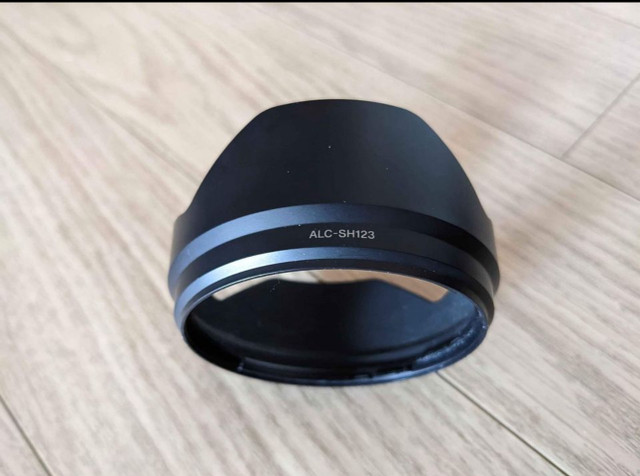 Sony Lens Hood ALC-SH123 For SEL1018 in Cameras & Camcorders in City of Toronto - Image 2