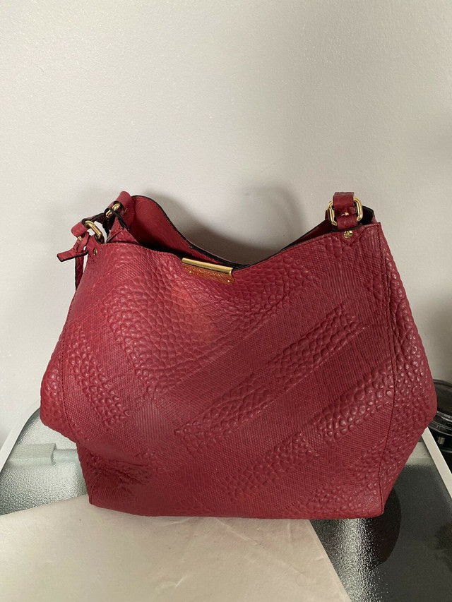 Burberry bag in Women's - Bags & Wallets in Kitchener / Waterloo
