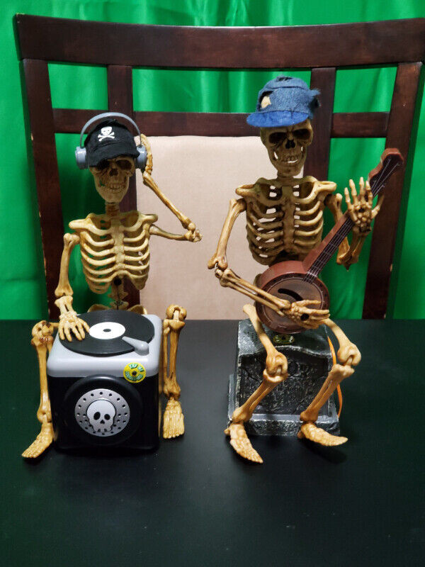 Halloween props Banjo and DJ Skeletons in Holiday, Event & Seasonal in Oakville / Halton Region