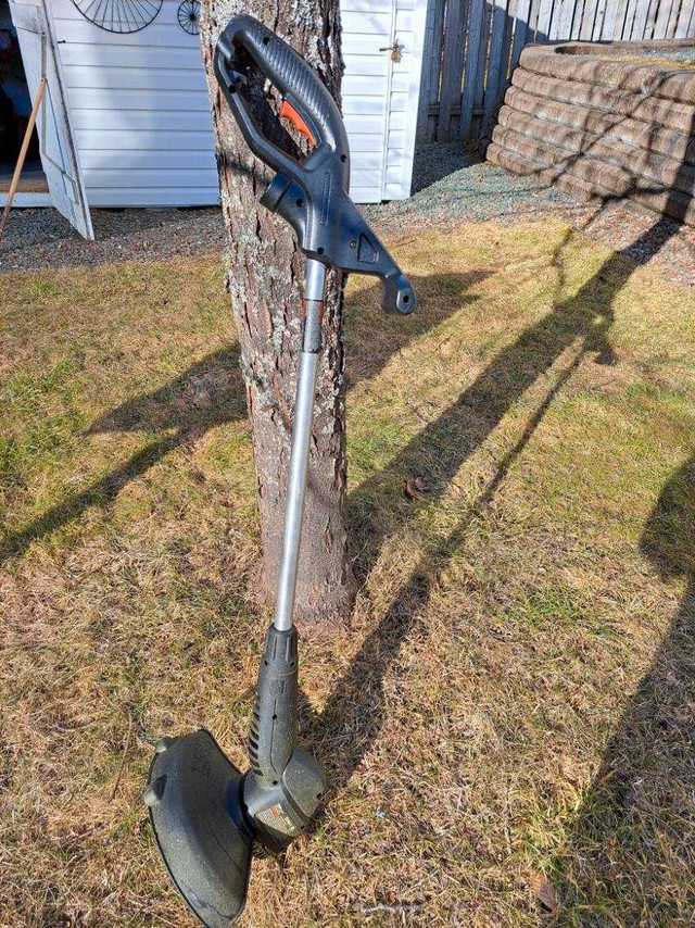 Taille bordure électrique - Electric Whipper Snipper dans Outils d'extérieur et entreposage  à Sherbrooke - Image 3