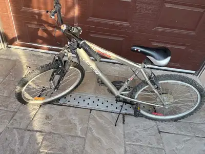 Vélo 24po CCM Nitro XT 21 vitesses, View more