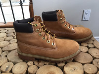 Like New… Timberland classic boots (5.5) junior size