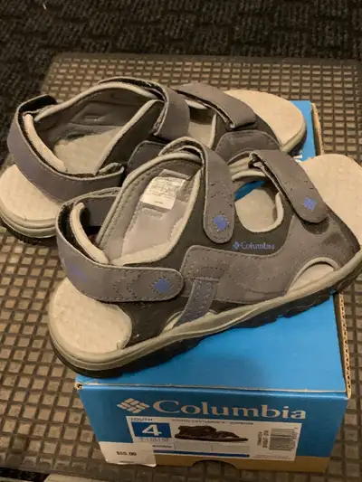 Youth Columbia water sandals - size 4, View more