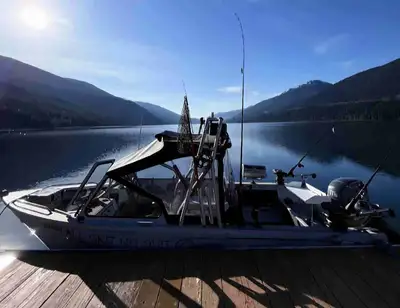 Ultimate 18ft used/new fishing boat. Purchased off a Fishing Charter out of Revelstoke B.C. Last sum...